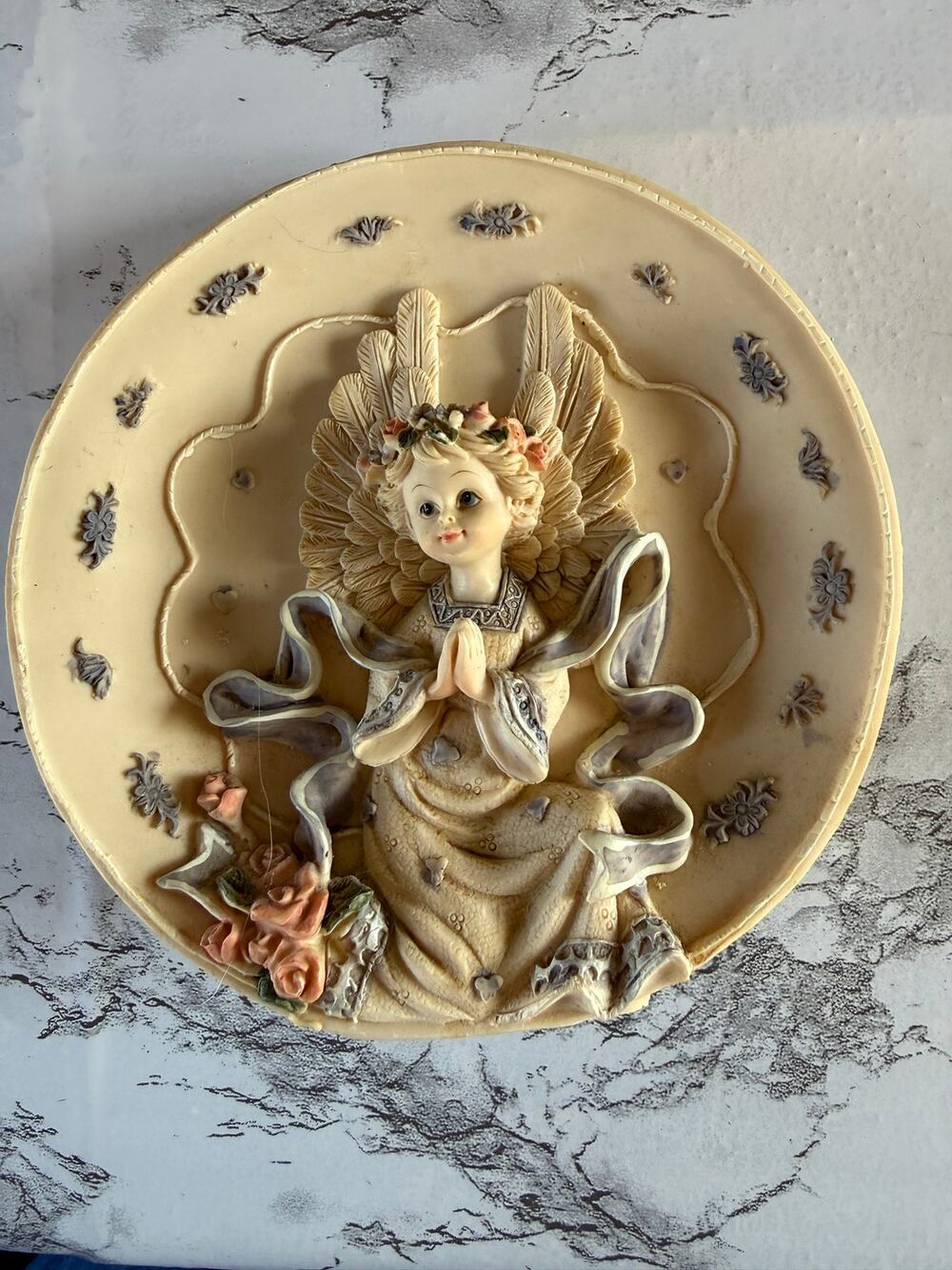SKU3341 Vintage Praying Angel 5" Round Shelf Plaque